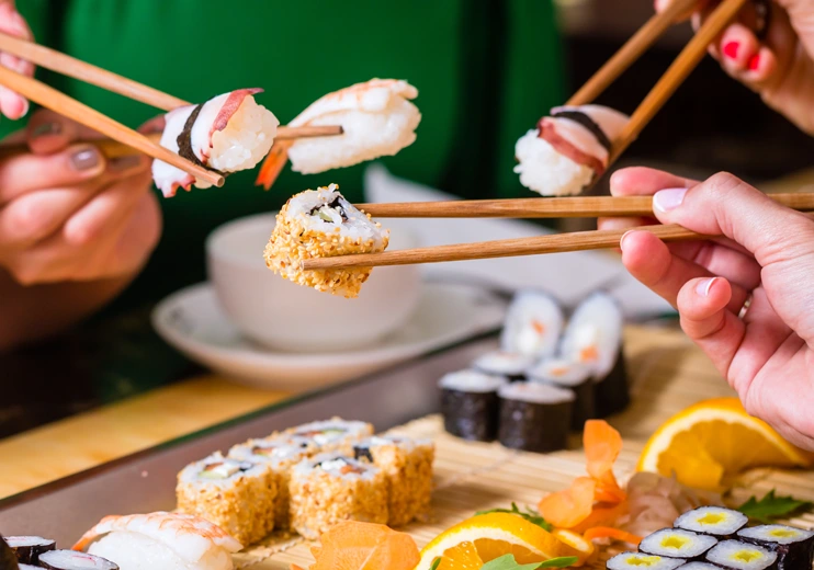 L'origine et l'histoire incroyable du sushi